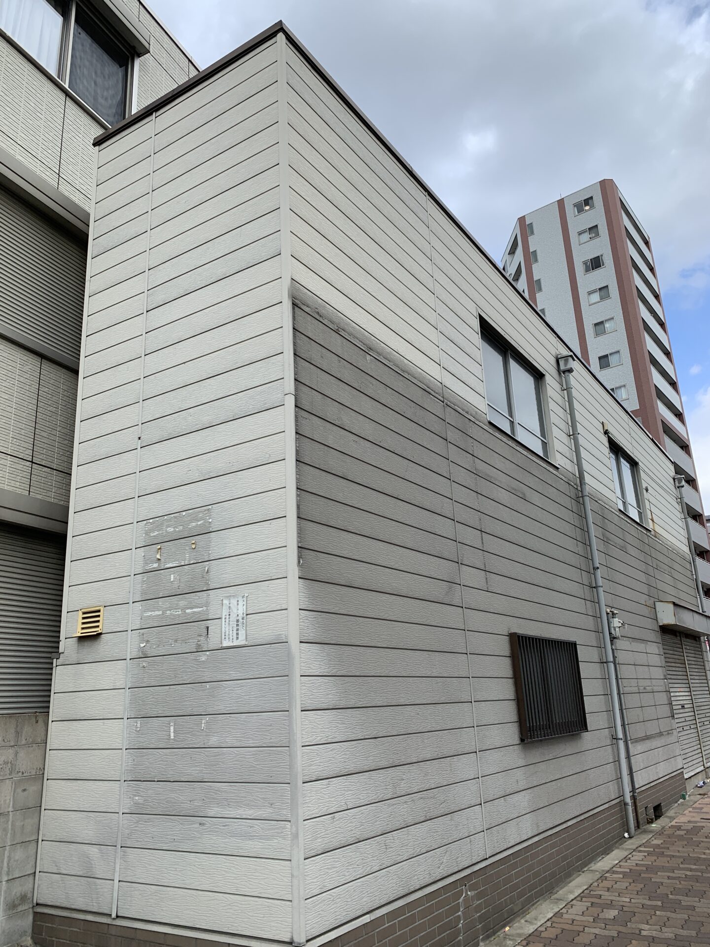 大阪市住吉区で外壁塗装・ウレタン防水工事を行いました。画像
