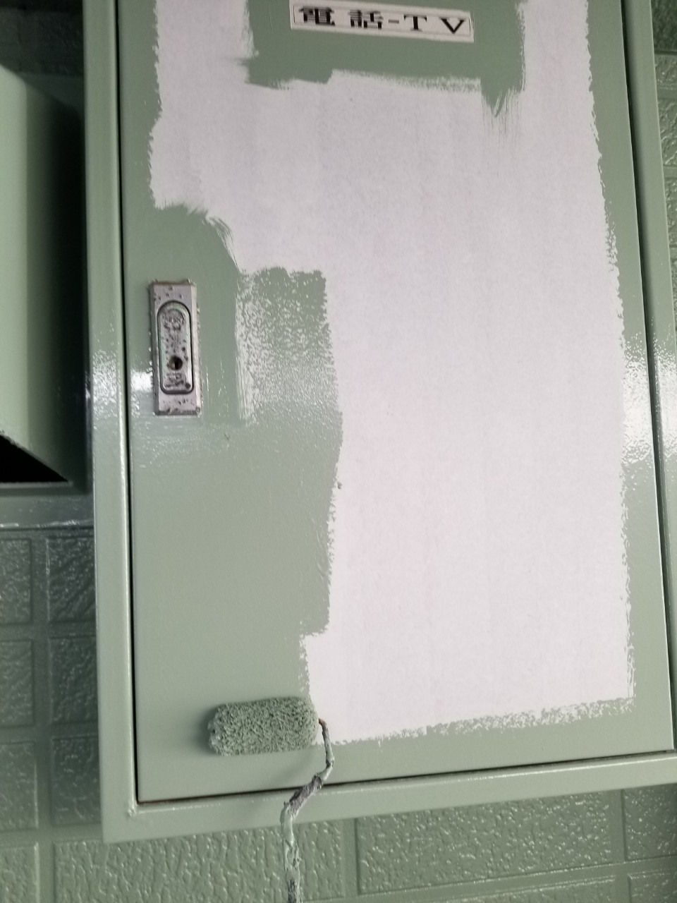 電気BOXの中塗り