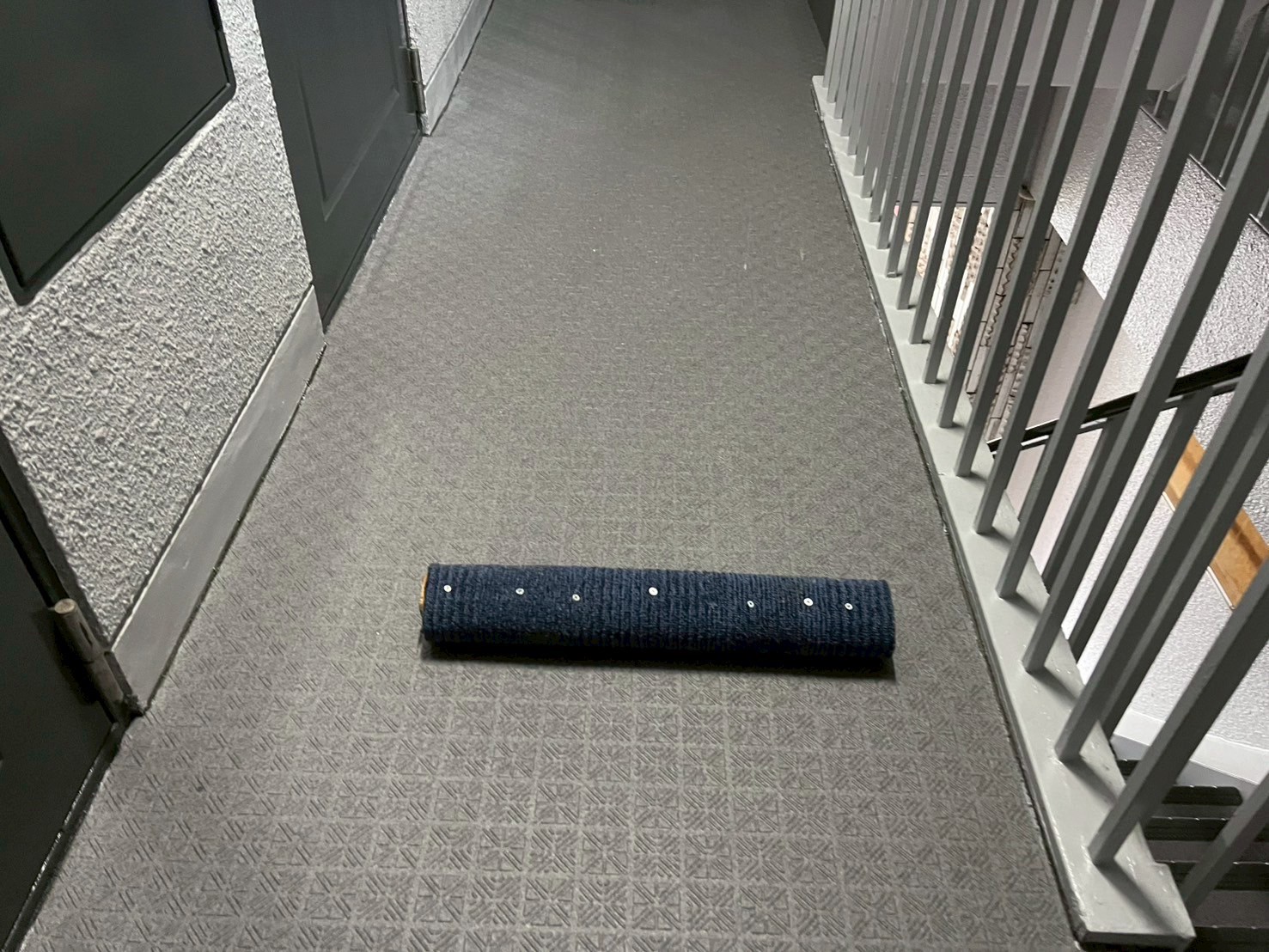 長尺シートの圧着
