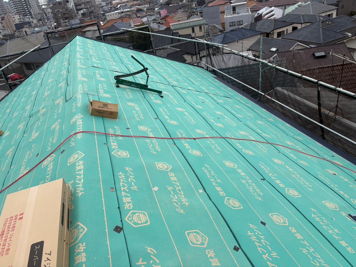 屋根カバー工法のルーフィング