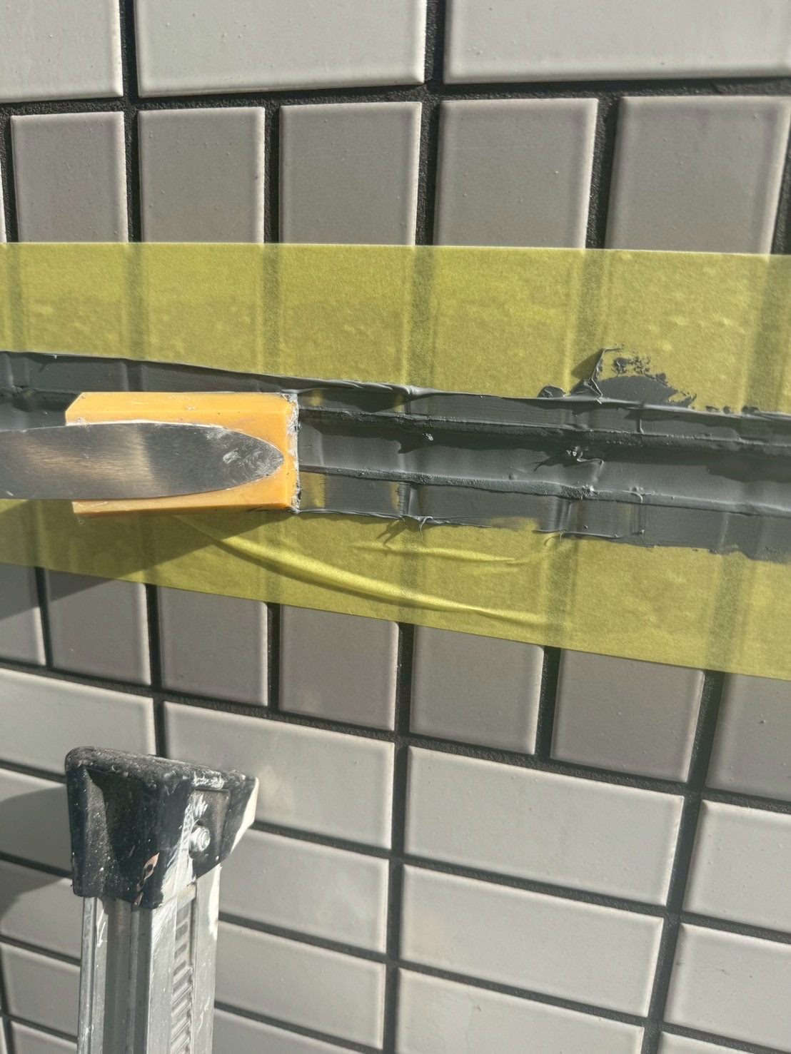 外壁タイルのコーキング