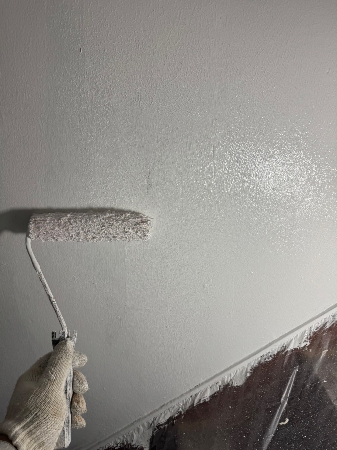 内部塗装の上塗り