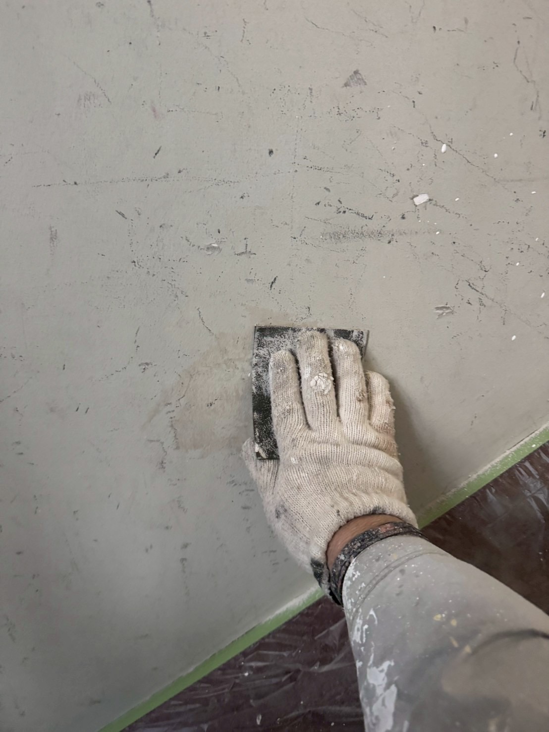 内部塗装の下地処理